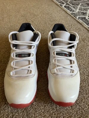 Size 11.5 - Air Jordan 11 Retro Low Cherry Bottom - Изображение 1 из 4