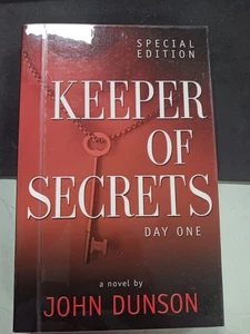 Keepers of Secrets Day One Special Edition by John Dunson SIGNED - Foto 1 di 4
