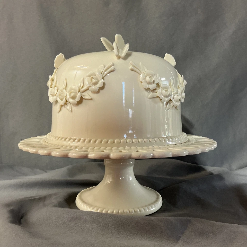 Suporte para bolo de porcelana Godinger marfim com tampa abobadada floral borboleta excelente - Imagem 1 de 4