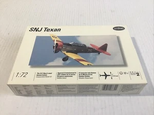 Vintage Testors SNJ Texan 1/72 Scale Model Airplane โ๏ธ Kit. - Picture 1 of 5