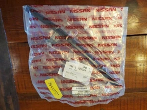 OEM Nissan Versa 2020-2022 Glass Run Rubber Door Sash LH NEW 80387-5EF0A - Foto 1 di 2