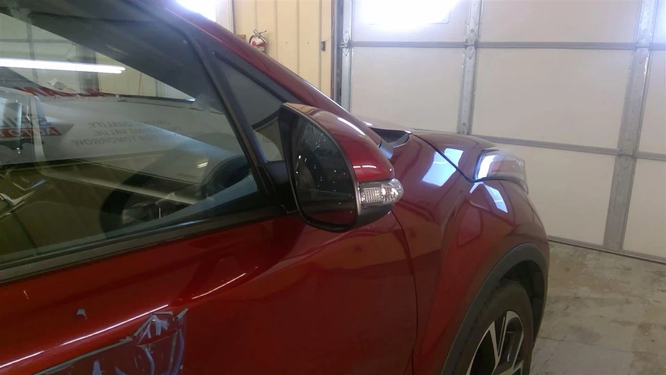 Espejo retrovisor derecho usado se adapta a: Toyota C-hr 2019 térmico con alerta de punto ciego gr derecho Foto 1 de 4