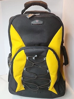 Maleta Equipaje Vintage Ricardo Beverly Hills 21" Azul Ruedas Rodantes Lado Suave Foto 1 de 4