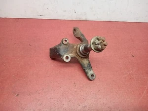 1993 93 HONDA TRX 300EX 300 EX LEFT LH STEERING KNUCKLE SPINDLE - Imagen 1 de 2