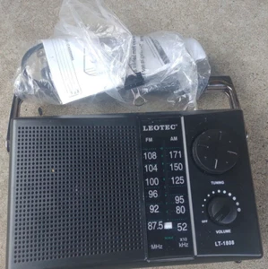 Leotec Tragbares AM/FM Radio AC & Batteriebetrieben LT-1808 - Bild 1 von 2