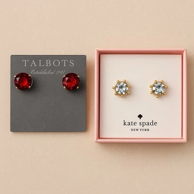 Juego de 2 pares de pendientes Kate Spade & Talbots | Tachuelas de cristal | Tachuelas en tono dorado Foto 1 de 3