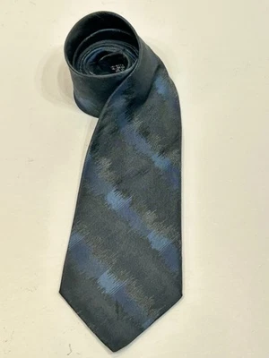 Corbata Salvatore Ferragamo 100% Seda Italia 3 Tonos Azul y Negro Patrón Fresco 60x3.75 Foto 1 de 4