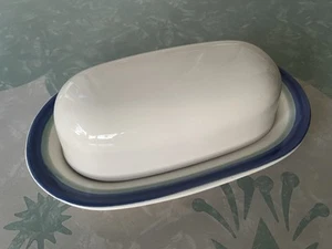 Pfaltzgraff USA WYNGATE BAND 1/4 Lb Covered Butter Dish Discontinued Pattern - Picture 1 of 6