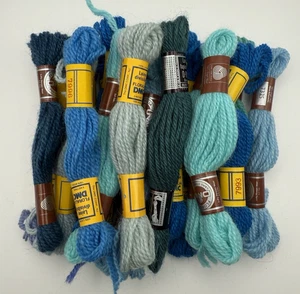 Lote de 20 madejas azules/verdes vintage de lana tapiz DMC surtidas - Imagen 1 de 4