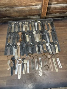 Lote De Colección De 64 Piezas Relojeros Herramientas Estuche Llaves Traseras - Abridores - Imagen 1 de 13