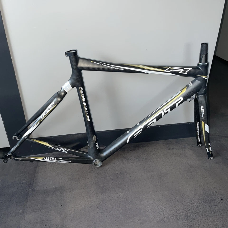 Juego de cuadro de carbono Felt F1, 56 cm, freno de llanta, eje QR, abrazadera de tija de sillín Campagnolo Foto 1 de 4