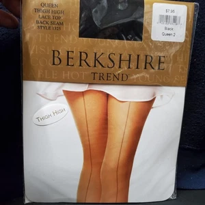 Trend Berkshire Backseam Thigh High Black Lace Nylon Stockings Queen 2 185-250Lb - Picture 1 of 8