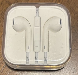 Genuine Apple iPhone Wired Earpods Earphones Earbuds 3.5mm - Picture 1 of 2