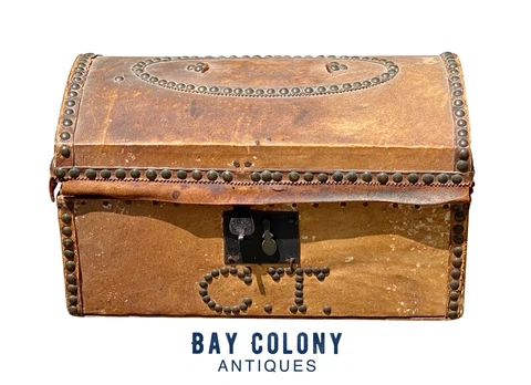 19TH C ANTIQUE BOSTON NATHAN NEAT HIDE COVERED STAGECOACH BOX / TRUNK Cover