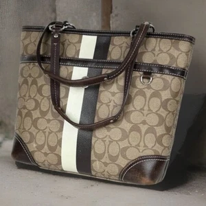 Bolso de Mano Coach Signature Heritage F14477 Beige/Negro Monograma Rayas Usado - Imagen 1 de 21