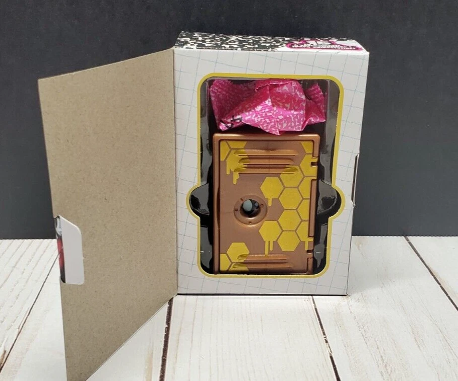 Disney Doorables Academy Blind Box Surprise Locker Figure Accessories