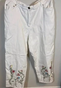 Capris Jeans With Embroidered Flowers Womens Size 14 Style & Co White - Picture 1 of 7