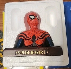 Buste résine Spider-Girl - Earth X édition limitée - Alex Ross 1461/5000 avec boite - Photo 1/15