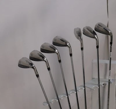 New Wilson Launch Pad 2 Iron Set 5-Pw, Gw Regular Kbs Max Ultralite Steel - Image 1 of 4