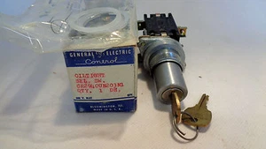 NEW IN BOX GENERAL ELECTRIC CR2940UN203N1 SWITCH WITH KEY - Picture 1 of 3
