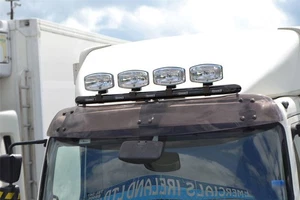 Barra de visera de acero inoxidable negra + puntos ovalados + LED + luces ascendentes para adaptarse a Kenworth K270 2014+ - Imagen 1 de 12