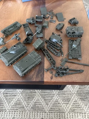 Lote depósito de chatarra US Army ROCO Parts remolques/vehículos, escala HO/1:87 Foto 1 de 4