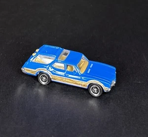 1971 71 OLDSMOBILE VISTA CRUISER WAGON BLU SCALA 1:64 MODELLINO AUTO PRESSOFUSO - Foto 1 di 6