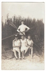 Sport junge Männer  evtl. Ruderboot Club , beach boys male friends ~1920 Gay int - Picture 1 of 2