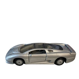 Jaguar XJ220 Maisto Friction Toy Car 1/40 Scale Diecast Silver - Picture 1 of 5