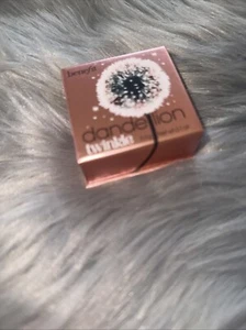 Benefit Dandelion Twinkle Highlighting Powder with Brush - 3g/0.1oz NEW - Picture 1 of 3