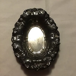 Vtg. Candy Dish Towle 4011 Silver Plate Floral Embossed Edge Oval 7" x 5" - Picture 1 of 4
