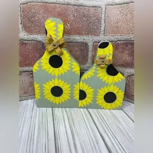 Handbemalt neuwertig grün Mini Schneidebrett mit schöner handbemalter Sonnenblume - Bild 1 von 7