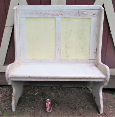 ANTIGUA SILLA DE ASIENTO DE MADERA BLANCA EN MAL ESTADO HOGAR PRIMITIVO PAÍS EE. UU. BANCO DE COCINA   Foto 1 de 4