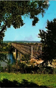 Cartolina Old Bridge Ft. Leavenworth Kansas KS NON NUOVA cromata - Foto 1 di 2