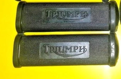 (2) TRIUMPH LOGO FOOT REST PEG PASSENGER RUBBER SET PN# 82-1695 / 54-05477 - Image 1 of 3