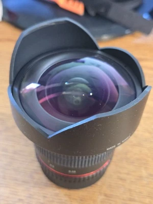 Lente ultra gran angular Samyang 14 mm F2,8/14 mm ED AS IF UMC para Pentax usada  Foto 1 de 3