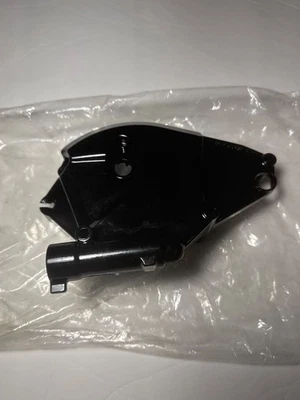 11361-41G00 铃木原始设备制造商发动机链轮盖 — 第 1/2 张图片