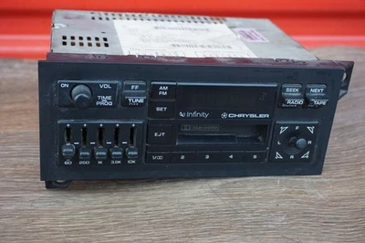 Rádio cassete 1992-2000 Chrysler Jeep Dodge Town Country AM FM 4469204 AD1 - Imagem 1 de 4
