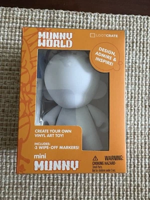 Caja de botín de vinilo Kidrobot Munny World Mini Munny exclusiva Foto 1 de 4