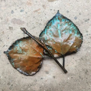 Broche prendedor Nature's Creations hoja de álamo 3" bronce cobre verde dos hojas ramita - Imagen 1 de 8