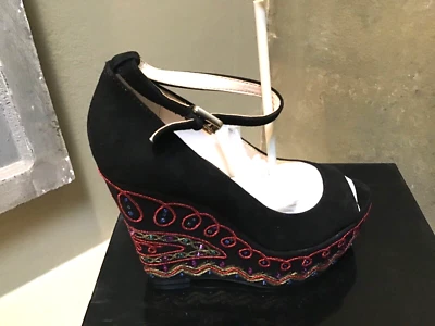 Boutique 9 Wedge Platform Wedge ankle strap  Suede embroidered shoes 7,5 US  - Image 1 of 4