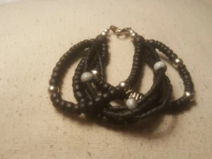 Armband mit schwarzen Perlen mehrsträngig - Bild 1 von 4