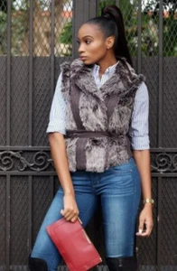 Vest XOXO Women's Brown Sweater Faux Fur Open Front Sleeveless Cable Knit Sz M - Picture 1 of 7