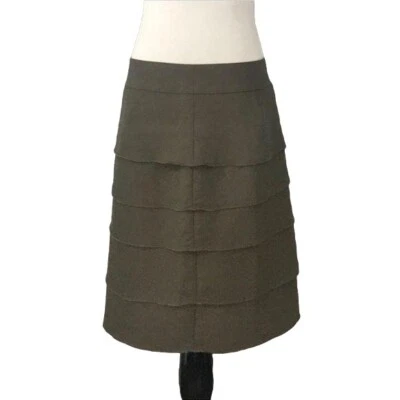 Falda midi recta con volantes en capas HALOGEN para mujer, gris oscuro talla 8 carreras usadas en excelente estado Foto 1 de 4