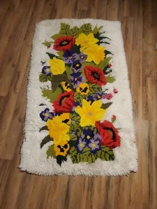 Alfombra de colección gancho con pestillo Pansey flores de amapola jardín grande 58 x 34 in completada - Imagen 1 de 7