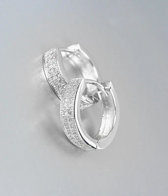 Brincos de argola clássicos folheados a ouro branco 18kt micro pavê cristal CZ pequeno huggie - Imagem 1 de 4