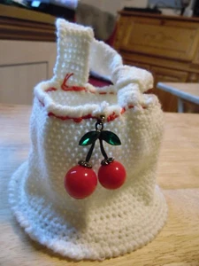 kleines Kinderbeutelchen in cremeweiss mit Kirschen - Bild 1 von 4