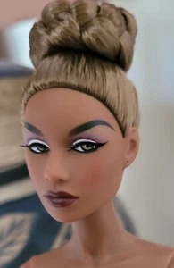 LADY AURELIA GRAUE PUPPE (E.59TH 'AMETHYST' Ed.) * AKT * TOP! - Bild 1 von 7