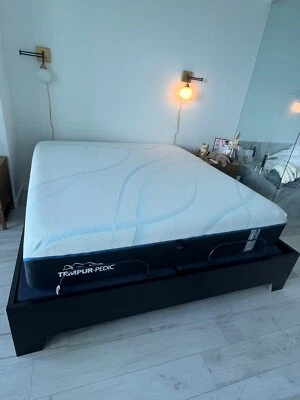 TEMPURPEDIC LUXE ADAPT 13'' SOFT KING MATTRESS WITH LIFTERS - Image 1 of 4