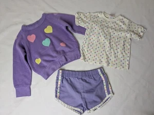 Conjunto de sudadera vintage para niños pequeños talla 4, pantalones cortos, camisa CORAZONES púrpura - Imagen 1 de 9